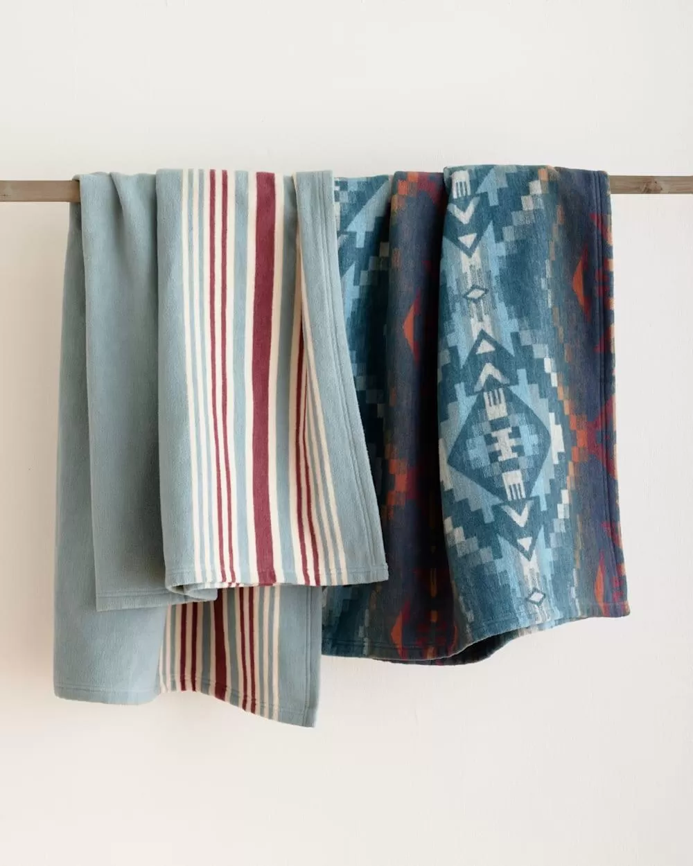 Carico Lake/Stripe Cotton Throw Pack