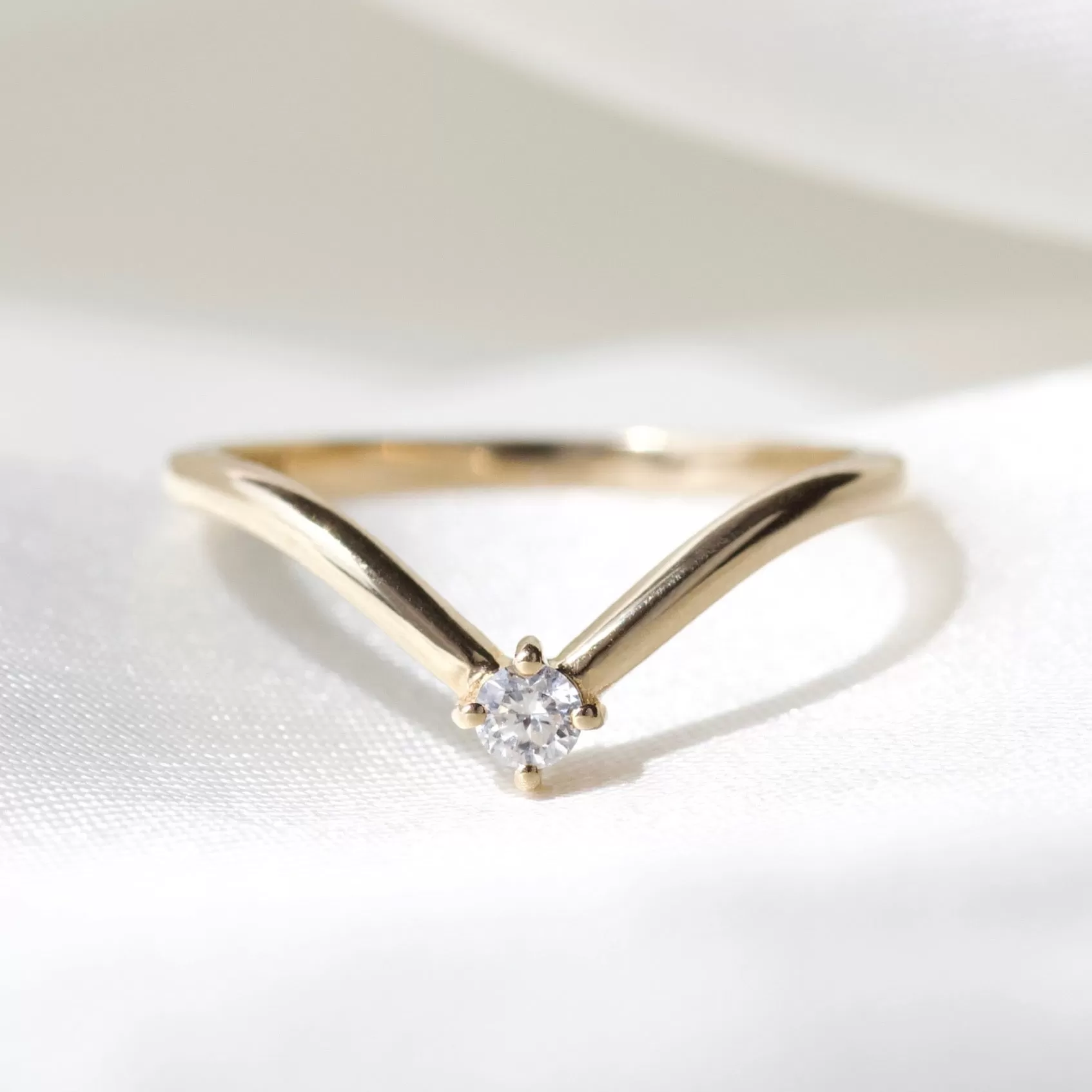 Diamond Solitaire Wedding Band