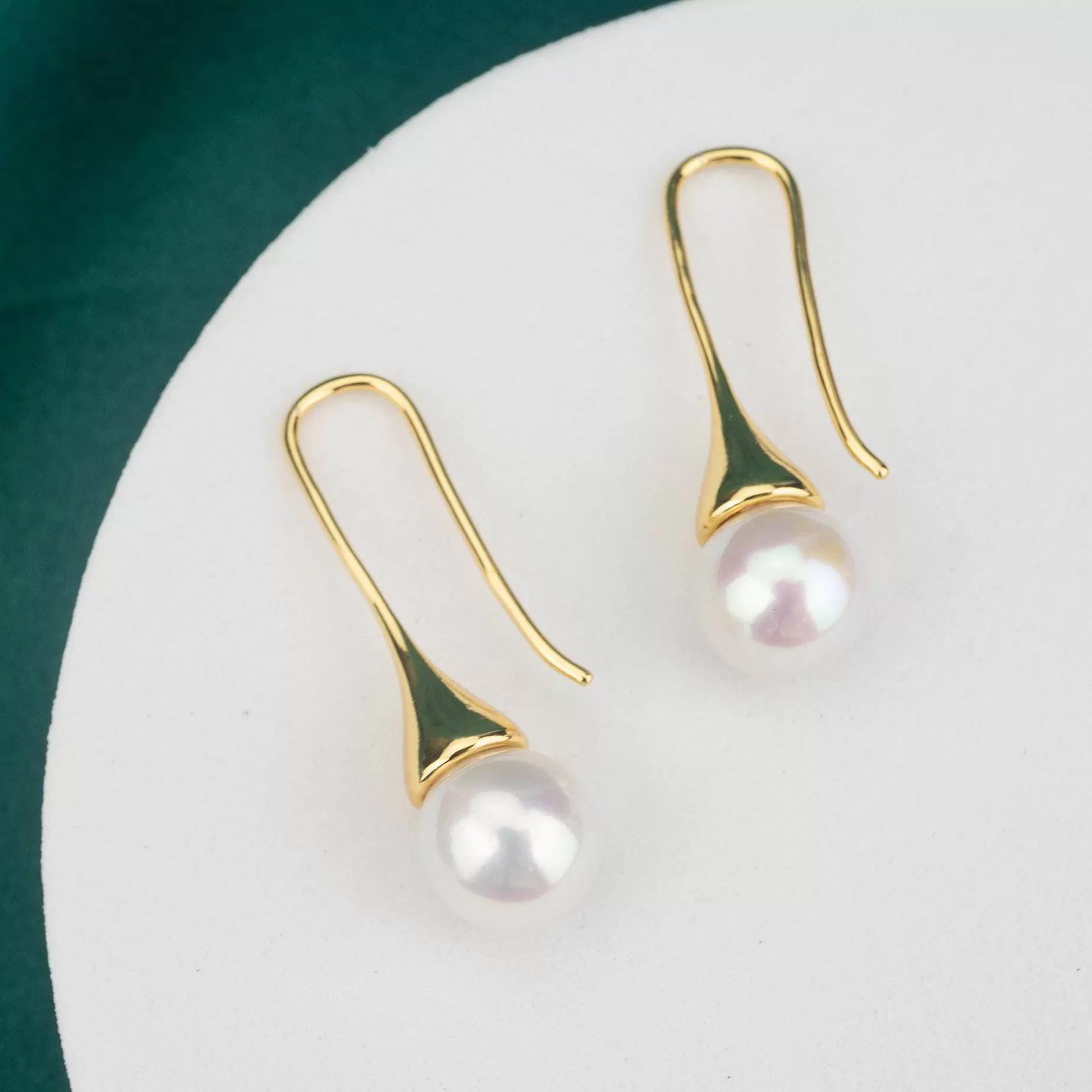 Elegant Freshwater Pearl Earrings WE00044