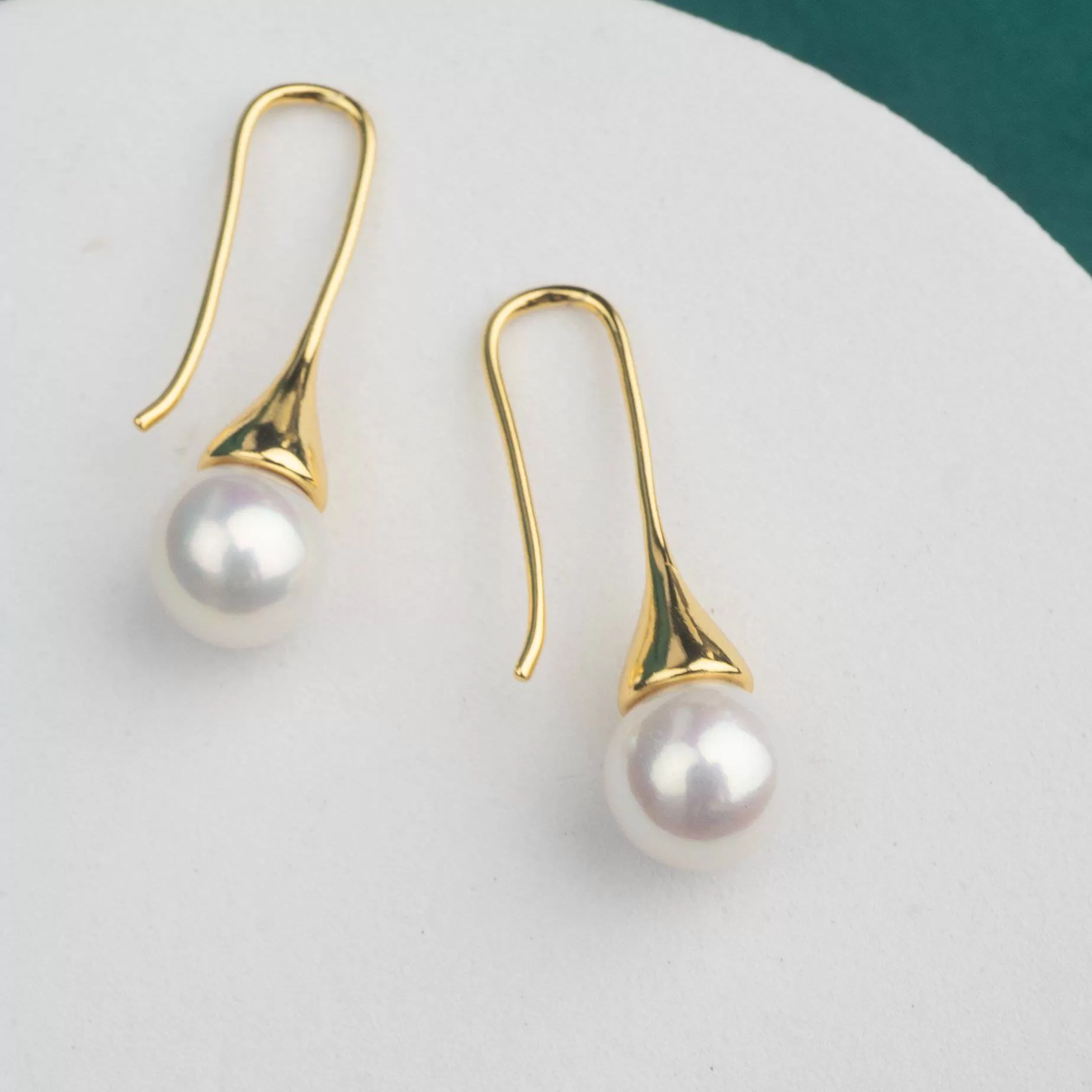 Elegant Freshwater Pearl Earrings WE00044