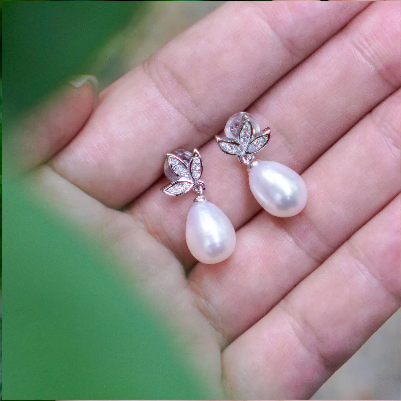 Elegant Freshwater Pearl Earrings WE00055