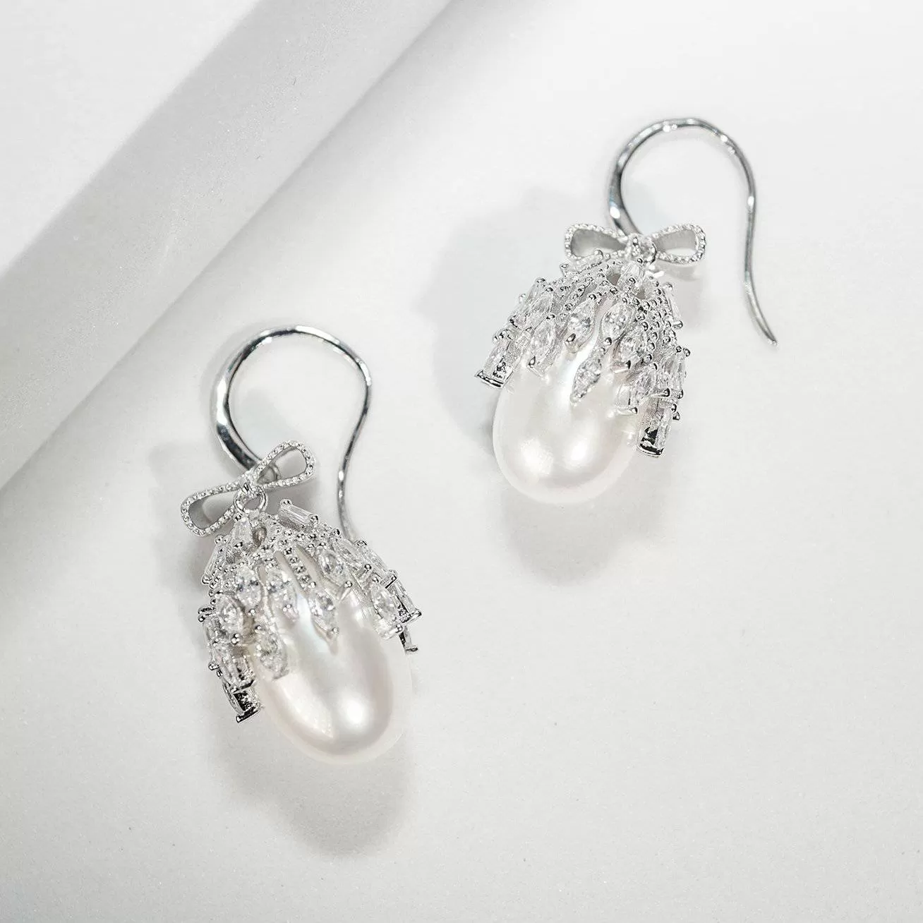 Elegant Freshwater Pearl Earrings WE00234