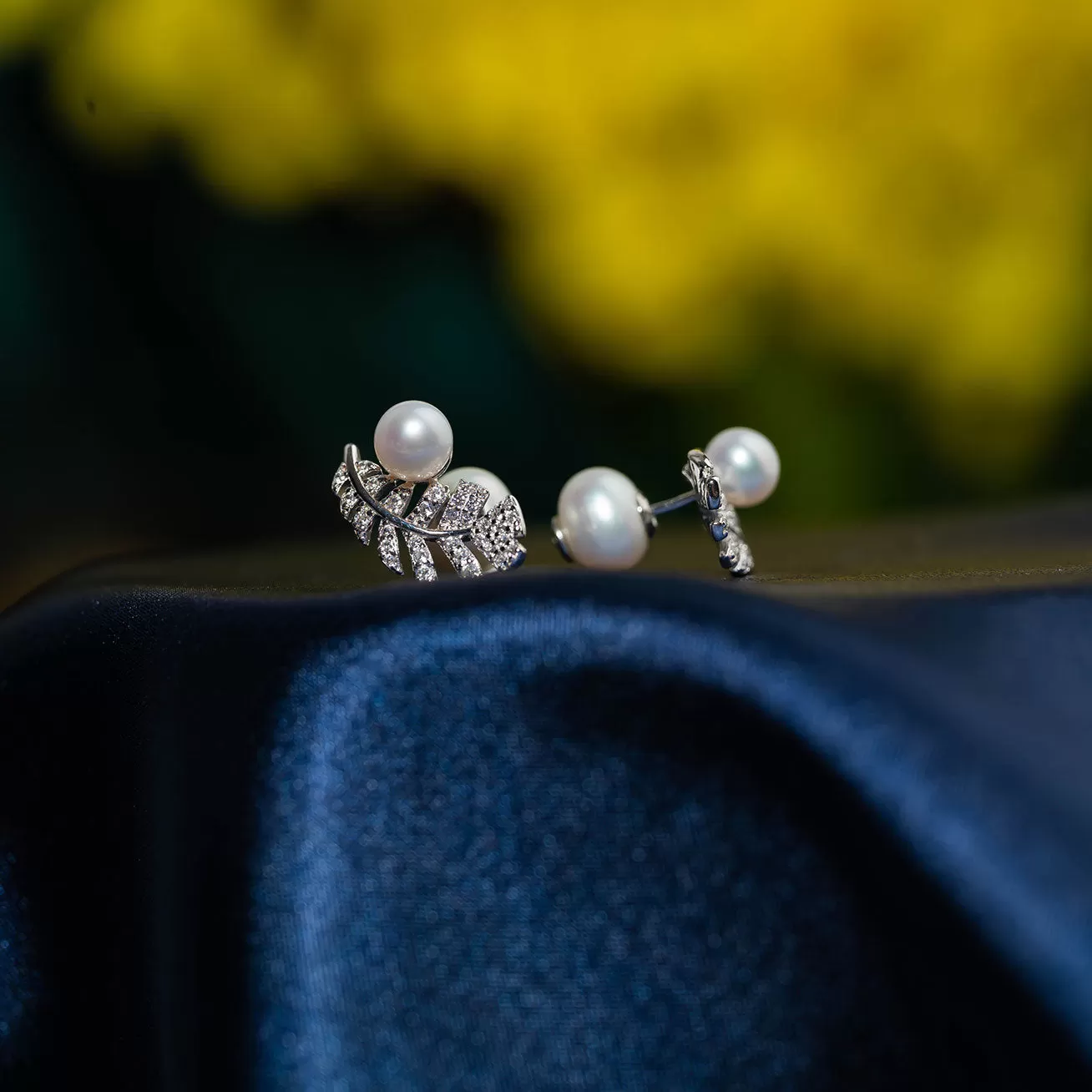 Elegant Freshwater Pearl Earrings WE00270 | GARDENS