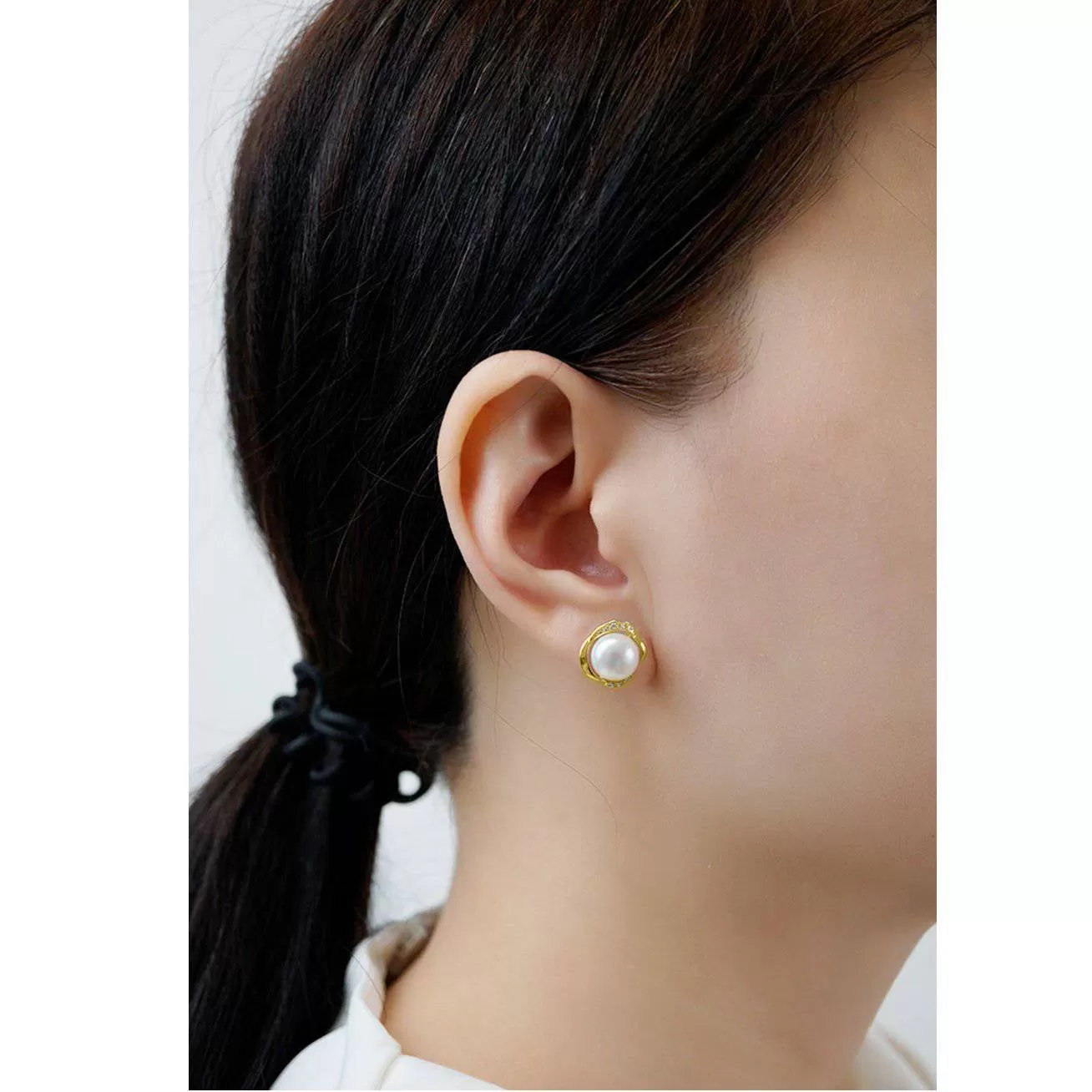 Elegant Freshwater Pearl Earrings WE00356