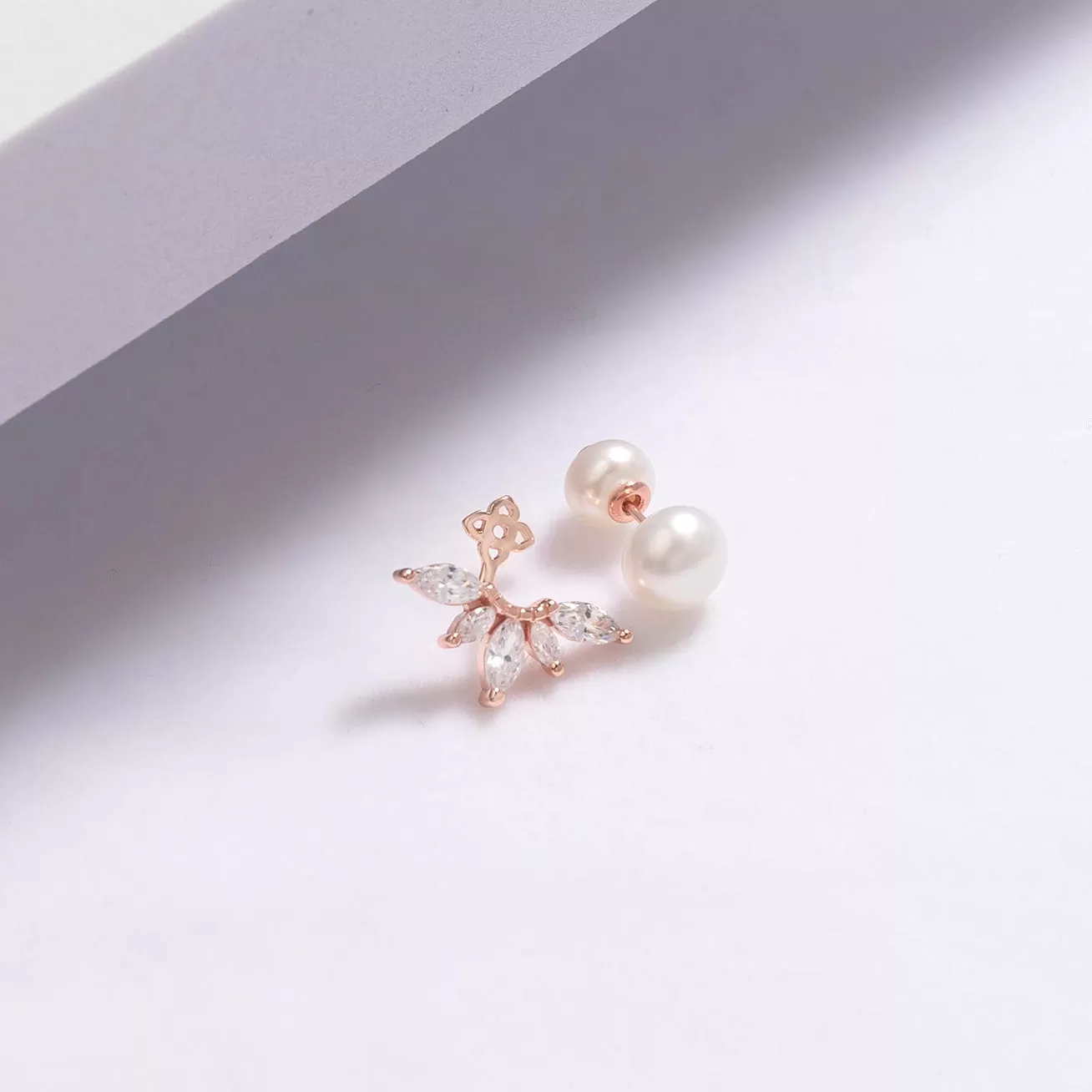 Elegant Freshwater Pearl Earrings WE00508