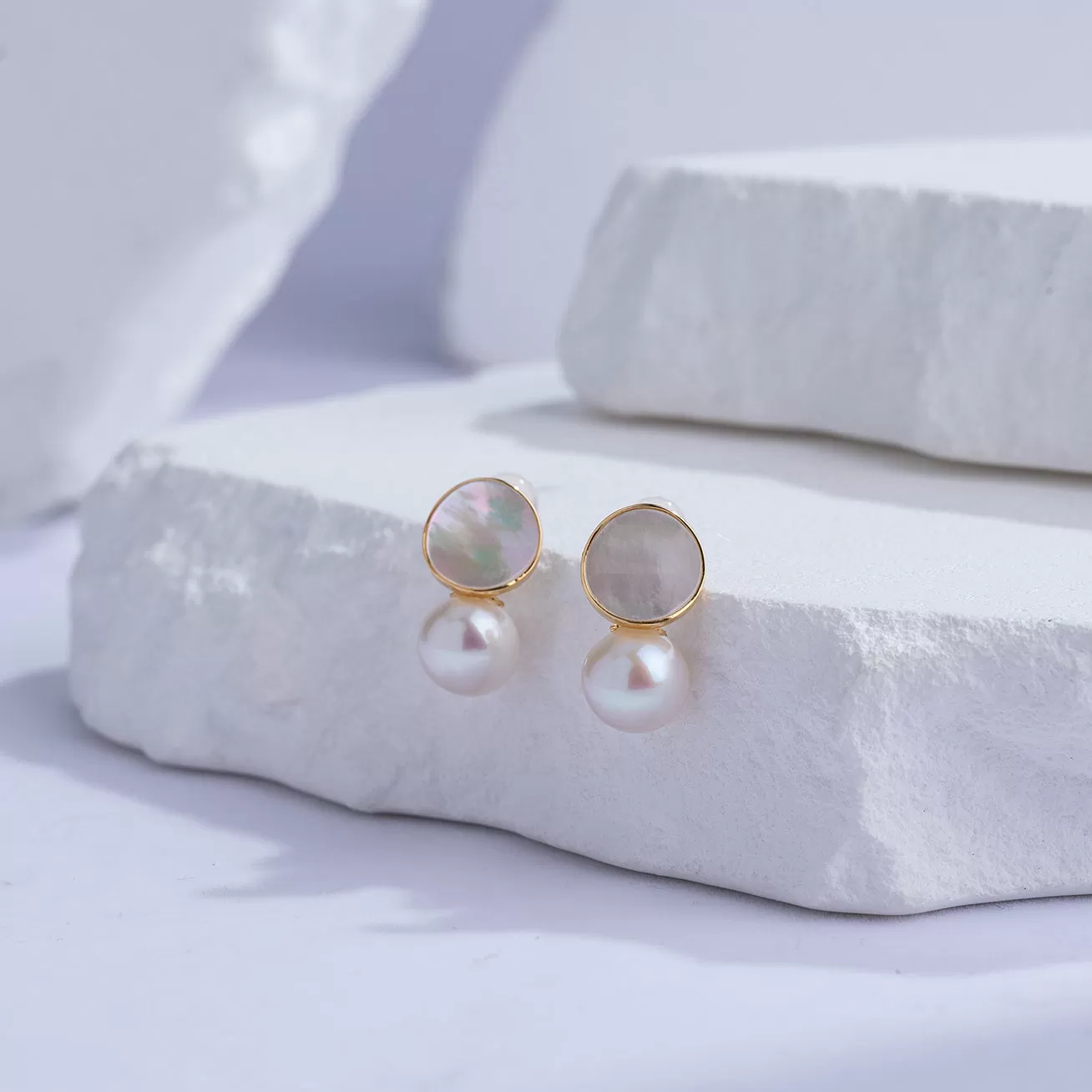 Elegant Freshwater Pearl Earrings WE00587