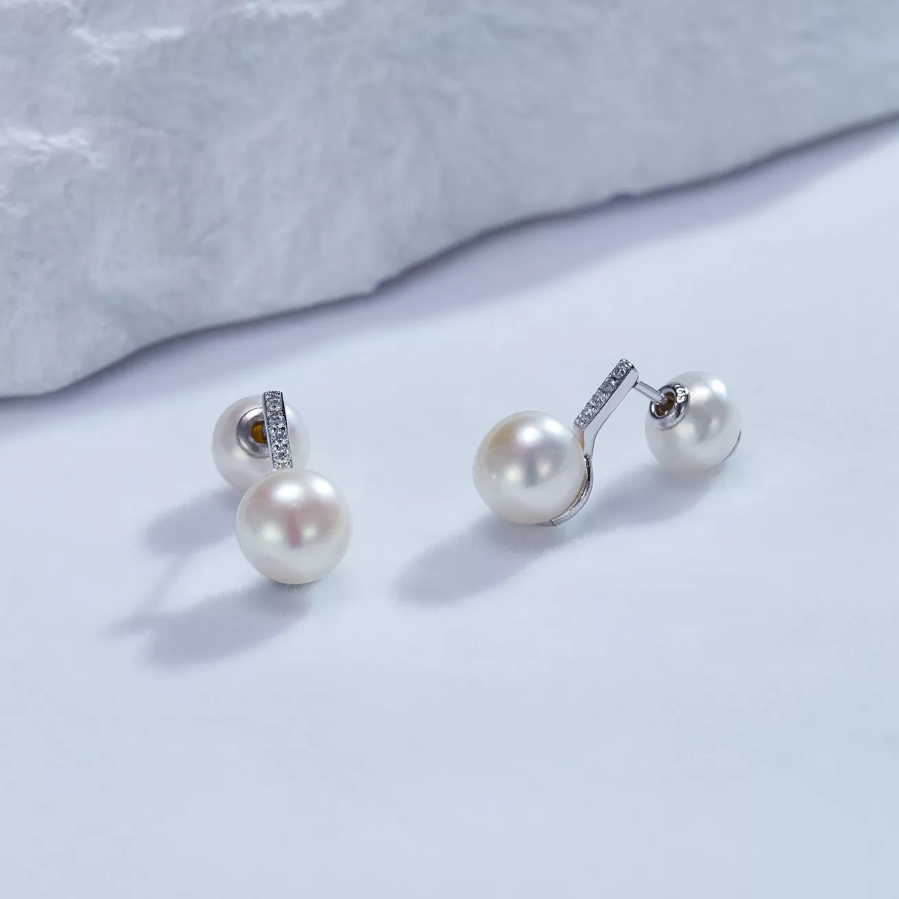 Elegant Freshwater Pearl Earrings WE00685