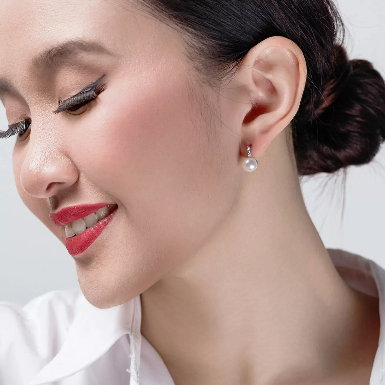 Elegant Freshwater Pearl Earrings WE00685