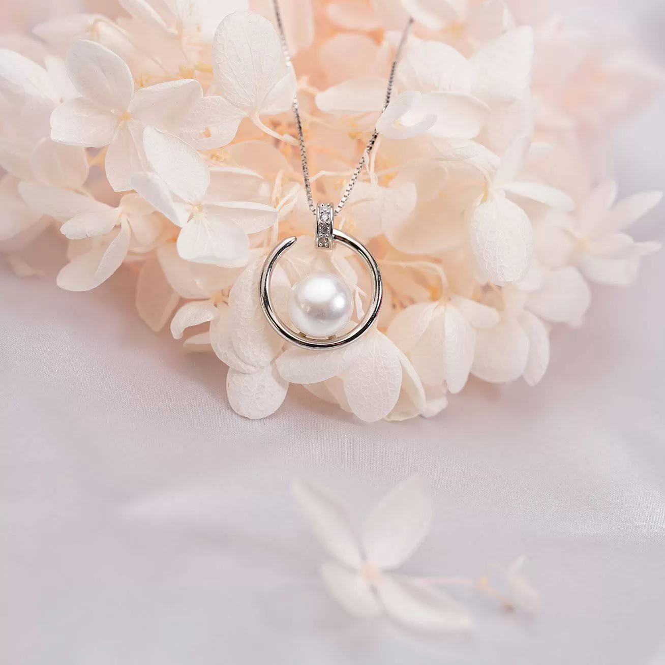 Elegant Freshwater Pearl Necklace WN00086