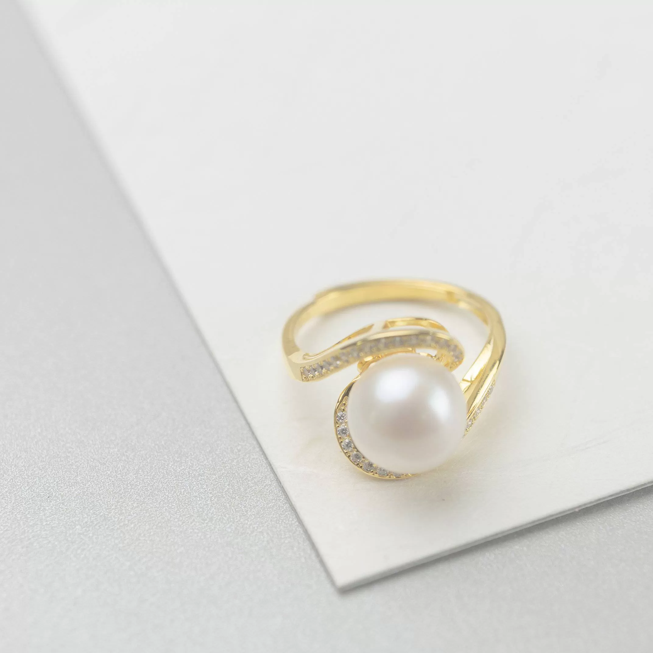 Elegant Freshwater Pearl Ring WR00073