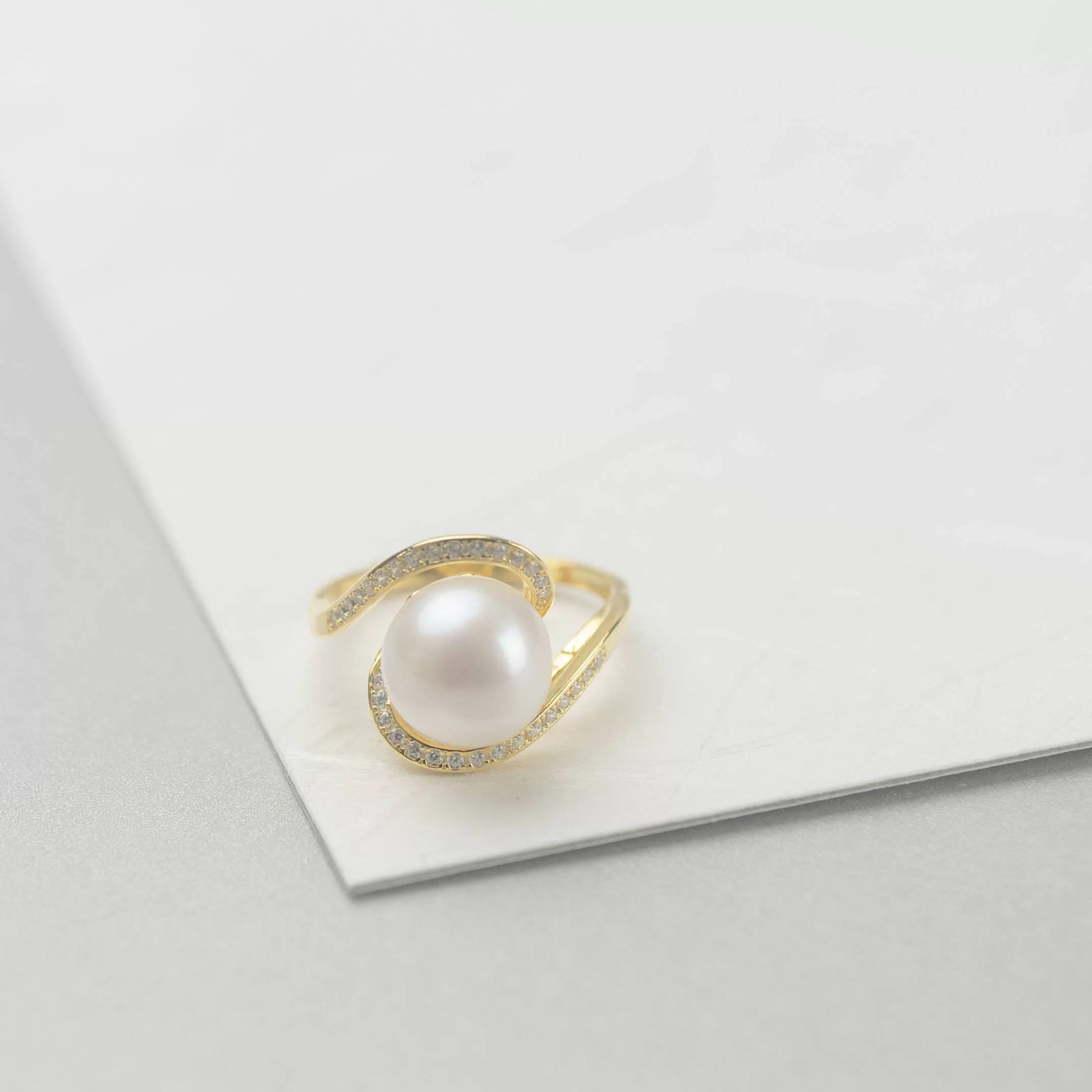 Elegant Freshwater Pearl Ring WR00073