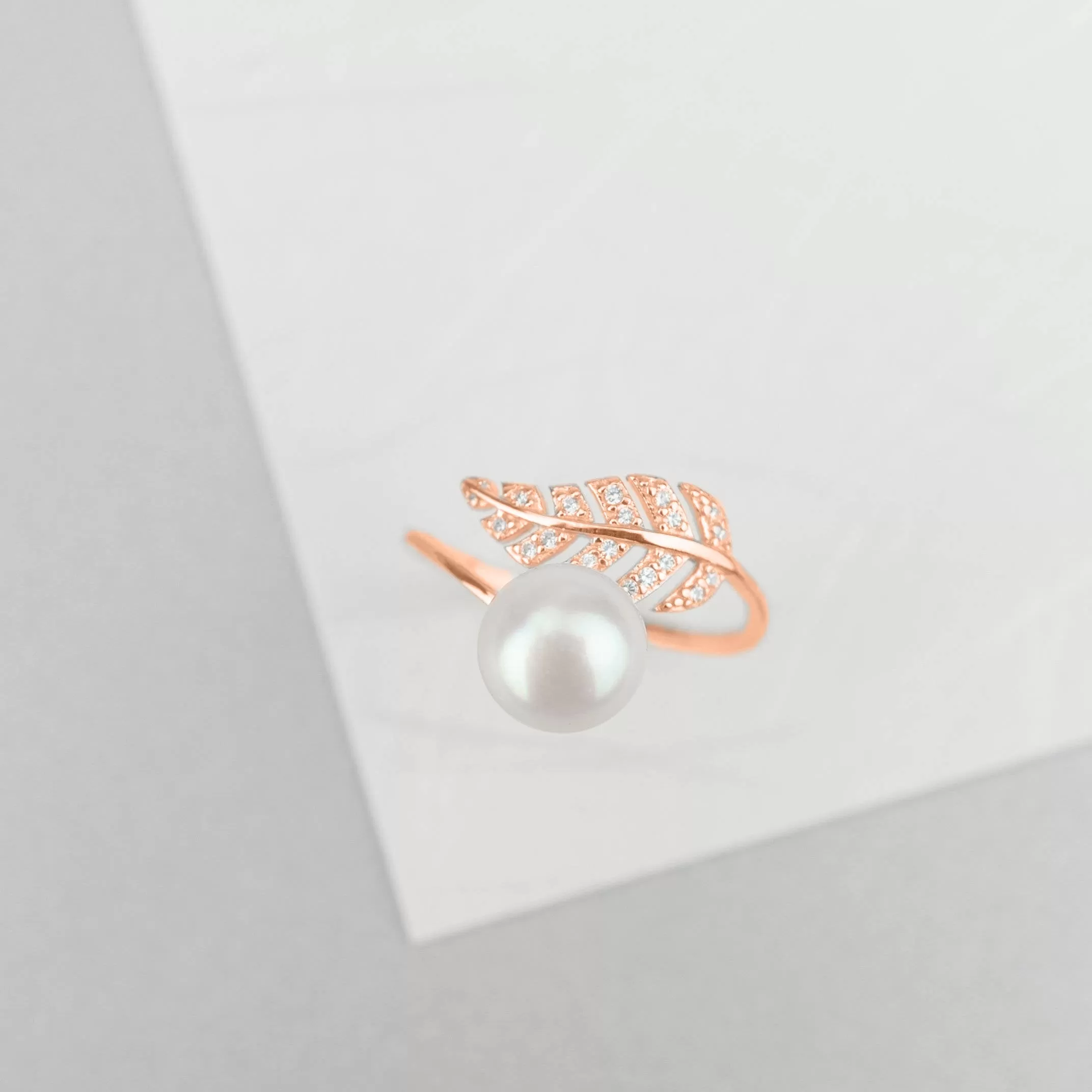 Elegant Freshwater Pearl Ring WR00140 | GARDENS