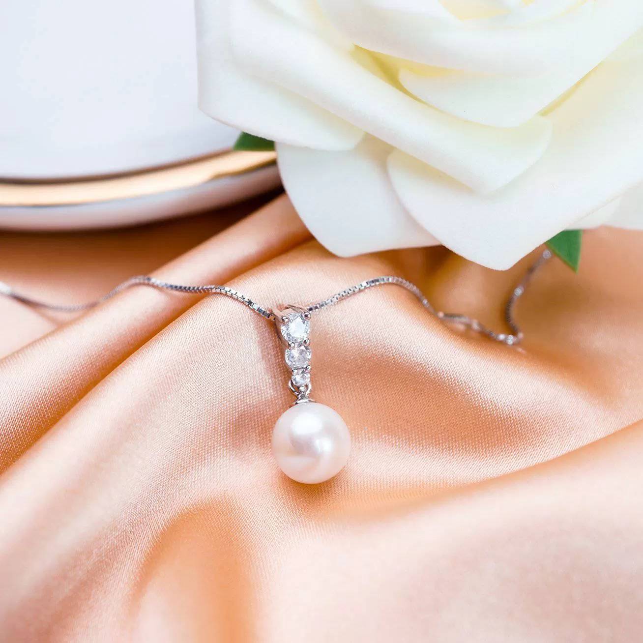 Elegant Freshwater Pearl Set WS00011