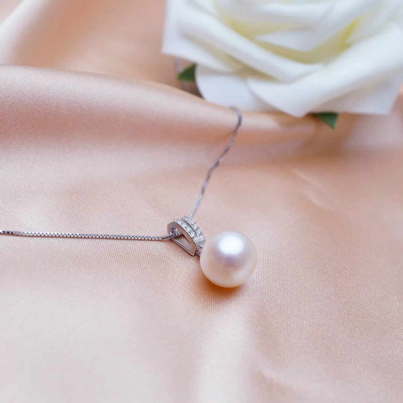 Elegant Freshwater Pearl Set WS00109