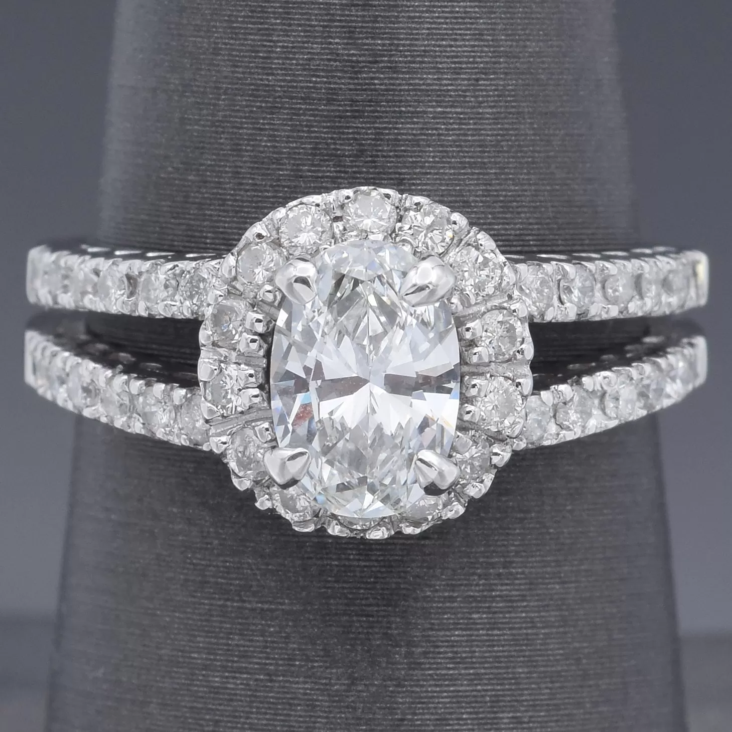 Estate 14K White Gold Appraised 0.96Ct Center Oval Diamond Band Ring 1.60TCW Size 7