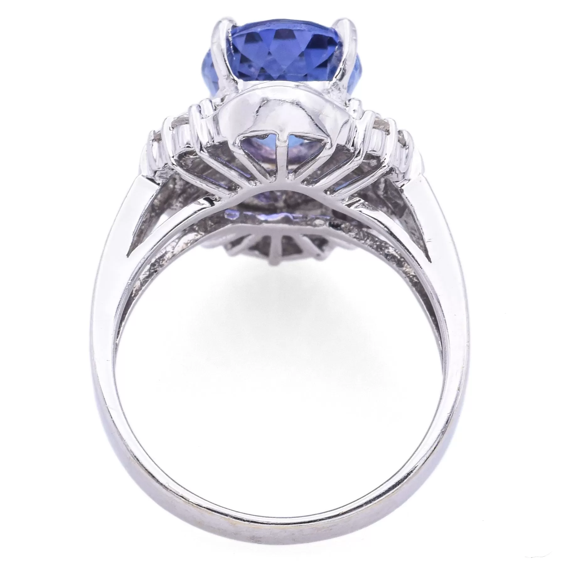 Estate 18K White Gold 2.8Ct Tanzanite & 0.72 TCW Diamond Cocktail Ring Size 4.75