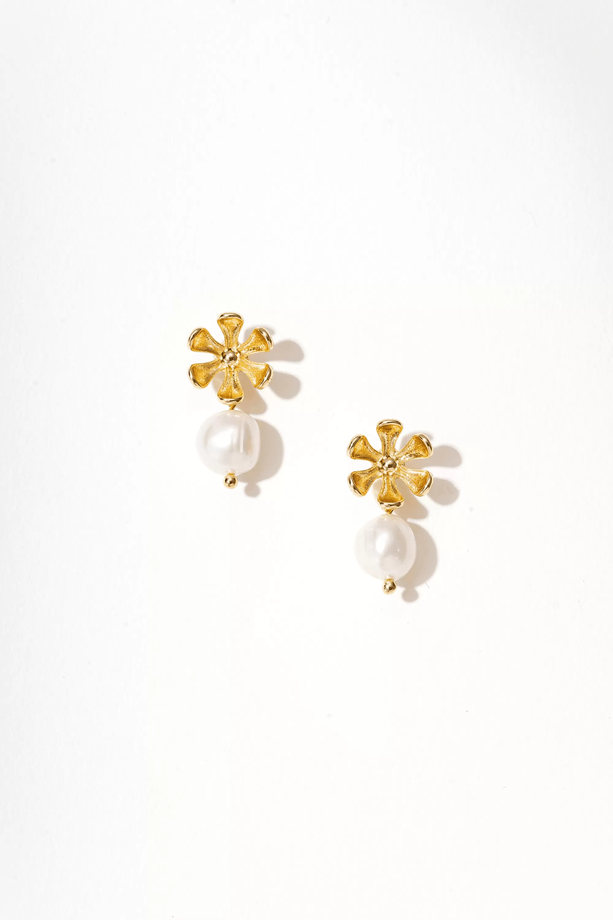 Floral Pearl 18K Gold Earrings