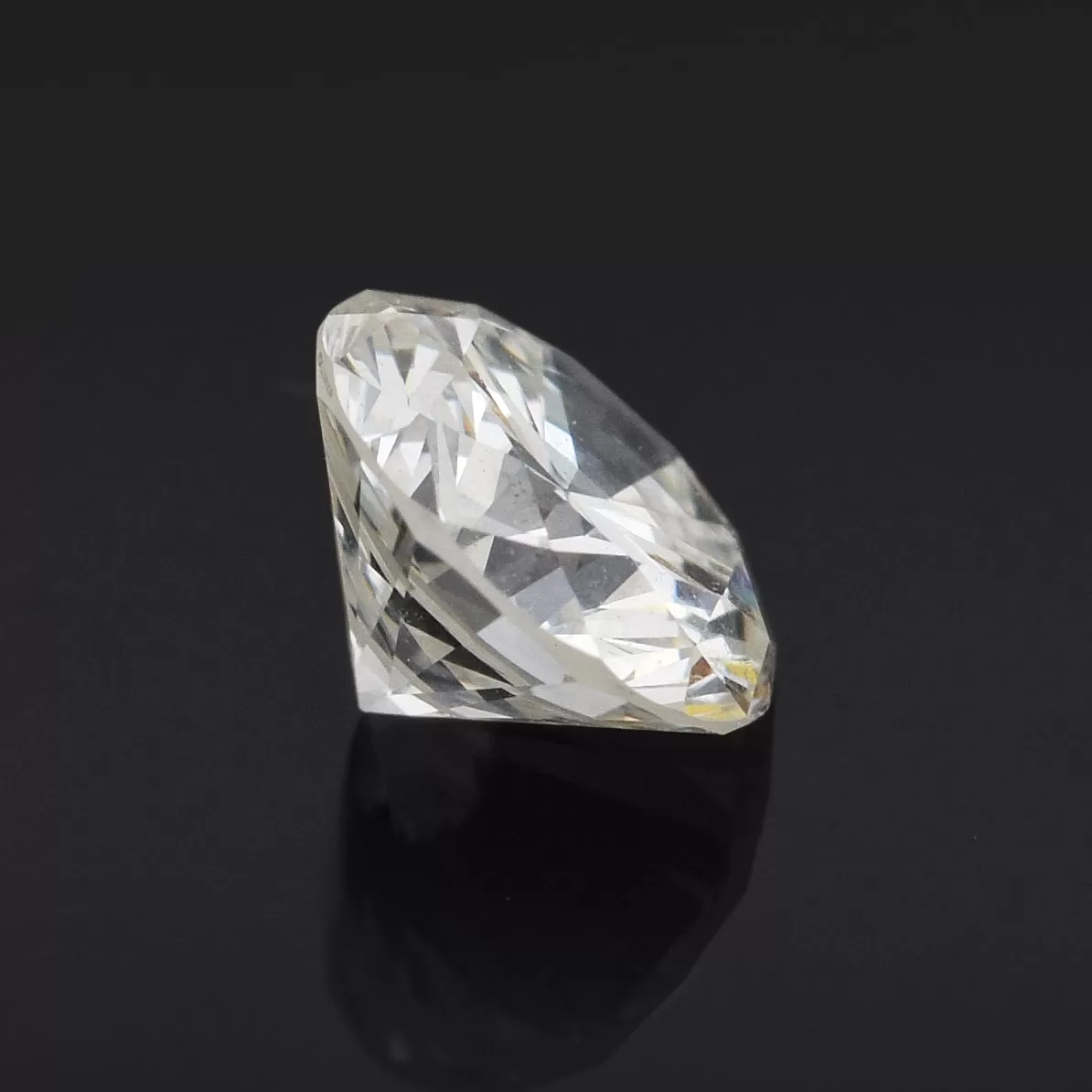 GIA Certified 0.90 Ct Round Brilliant I SI2 Diamond 6.14 - 6.20 x 3.83 mm