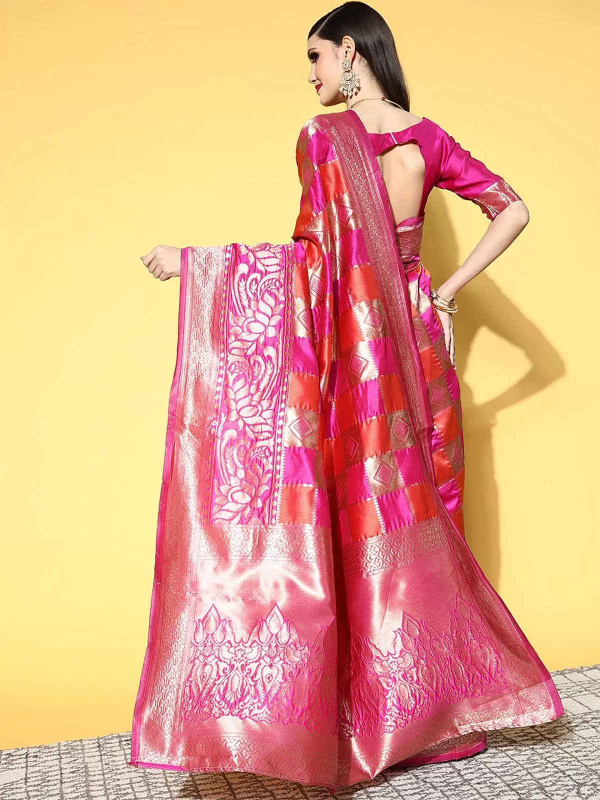 Odette Women Silk Blend Pink Woven Design Saree With Blouse Piece