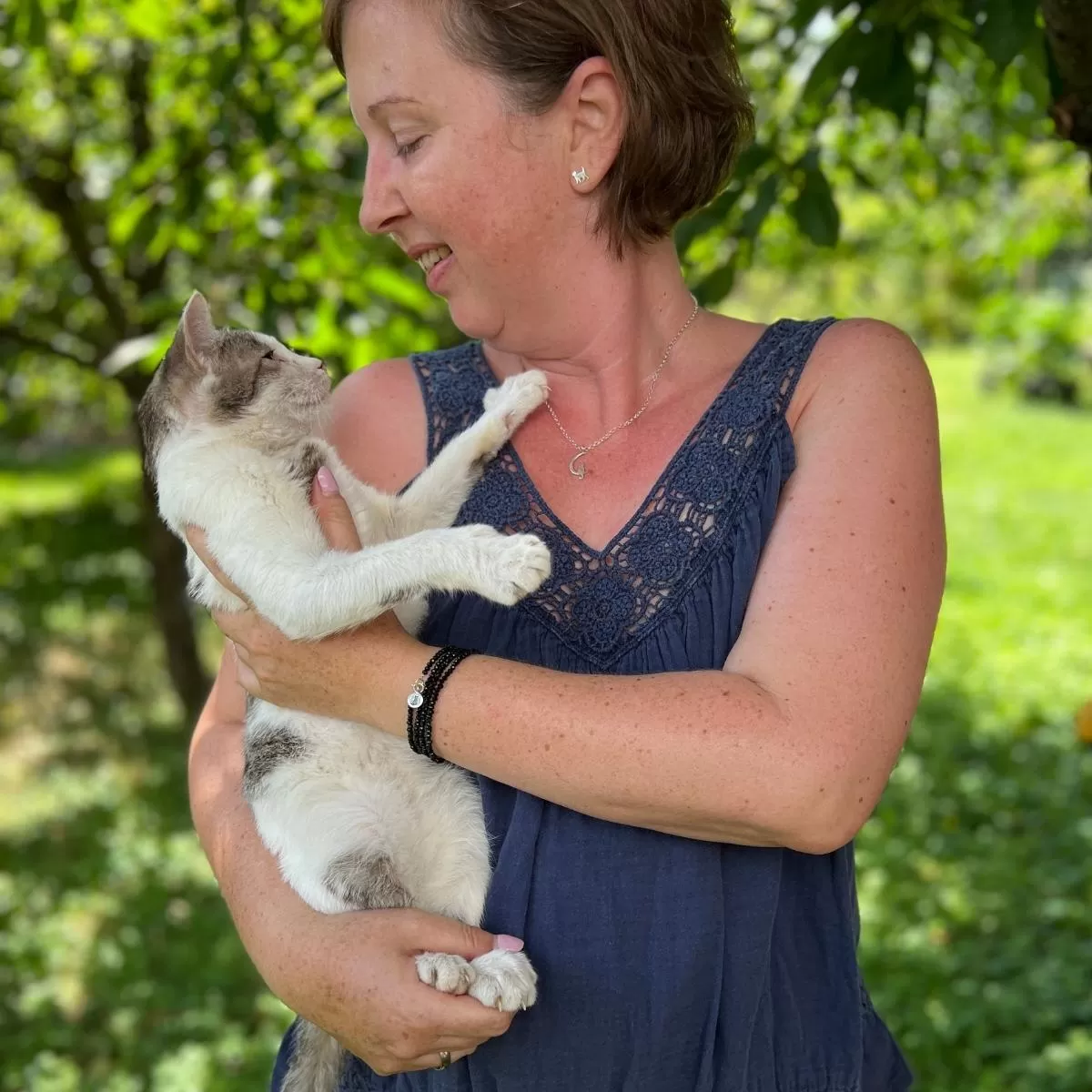 Purrfect Love Wrap Bracelet: Reflecting Unconditional Cat Affection