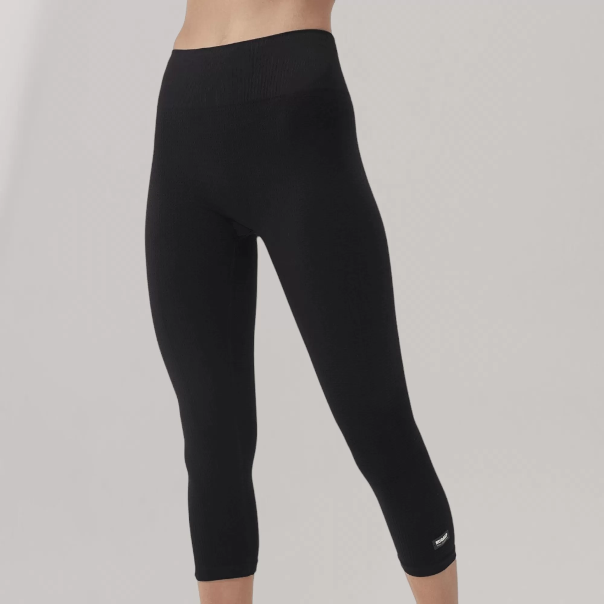 Semi-Seamless Yoga Capri Leggings - Black | Women's